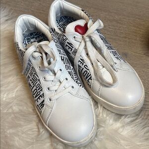 Moschino Runners